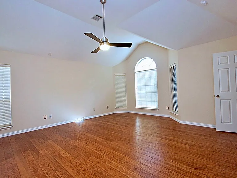 4251 Millview Ln — Photo 13