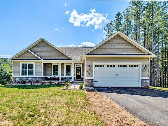 3rd image of 862 Lakewatch Cir