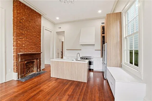 1408 Magazine St — Photo 3