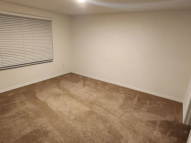 1604 Pham Dr — Photo 26