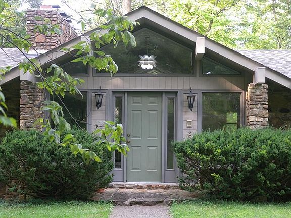 2nd image of 2001 E Hillside Dr #5