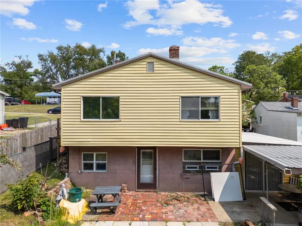 415 North Ave, Houston, PA 15342