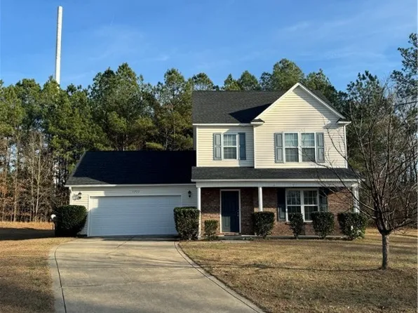5703 Scarecrow Ct, Fayetteville, NC 28314