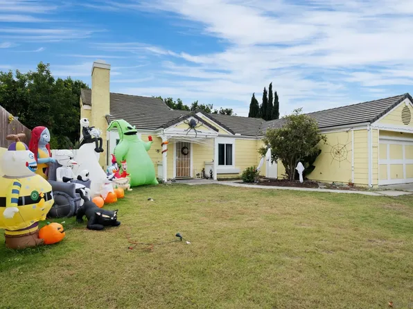4473 Pebble Beach Dr, Oceanside, CA 92057