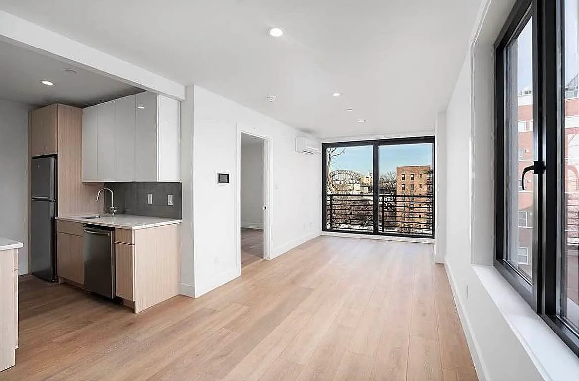 23-33 Astoria Boulevard — Photo 1
