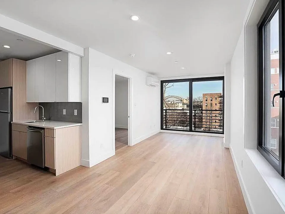 23-33 Astoria Blvd #5E