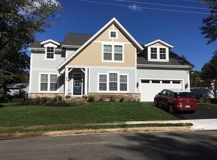 606 Thelma Cir SW, Vienna, VA 22180