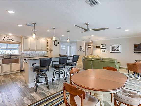 5th image of 1805 Magnolia Dr