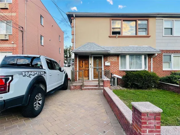 9-27 129th St, College Point, NY 11356
