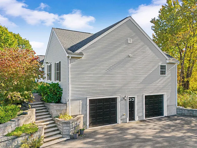 22 Maple Rd — Photo 8
