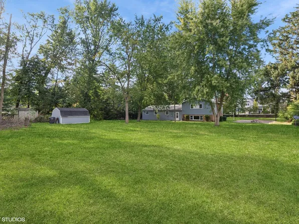 11029 Garden Dr, New Buffalo, MI 49117