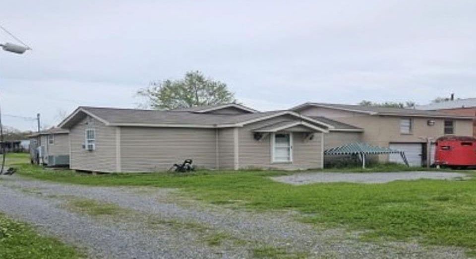 1st image of 1074 Highway 44