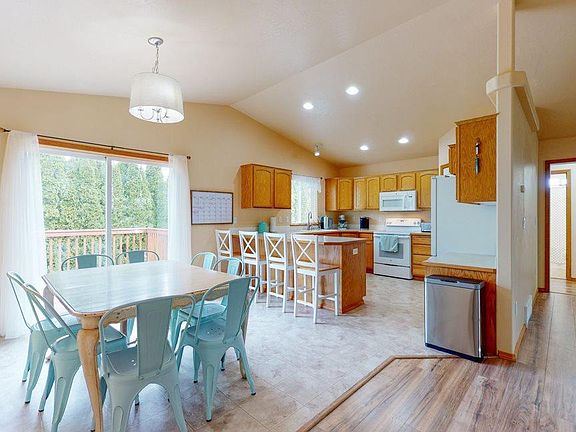 4th image of 8415 Kensington Ct