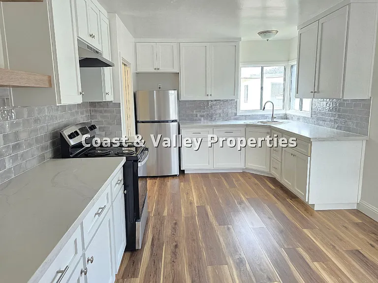 1252 Olympia Ave — Photo 18