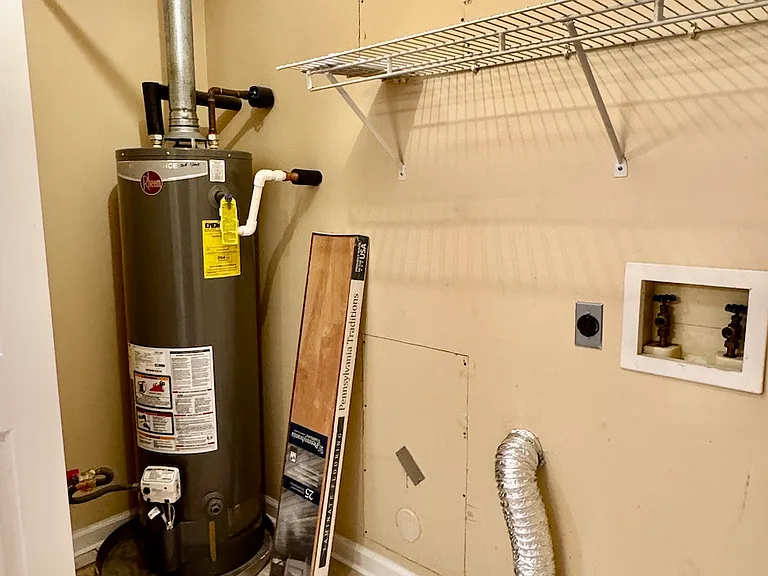 1424 Clear Brook Dr — Photo 17