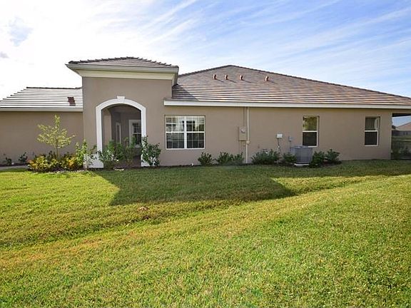 Beautiful Landscaping, Large Screened Lanai