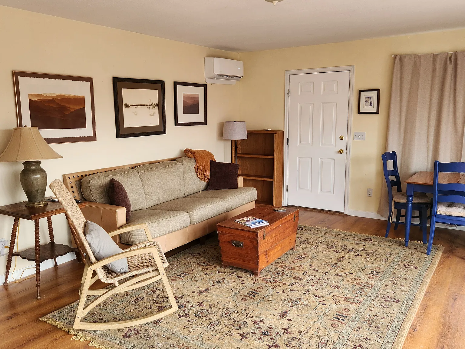 2 bed, 1.5 bath, 1100 sqft, $2,450 — Photo 2