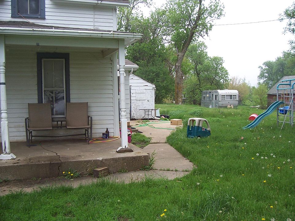 2nd image of 2587 200th St