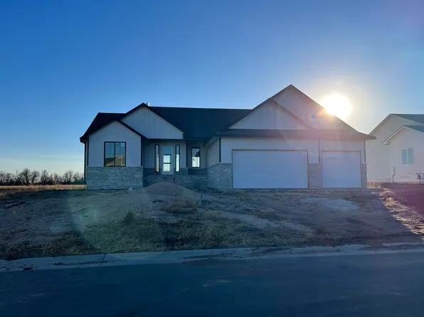 1319 W Footbridge St, Goddard, KS 67052