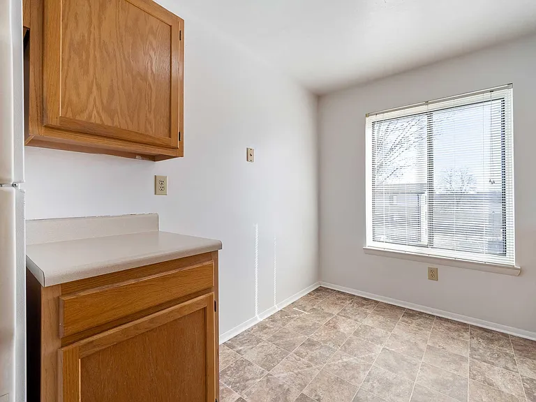 Foxridge Apartment Homes — Photo 152