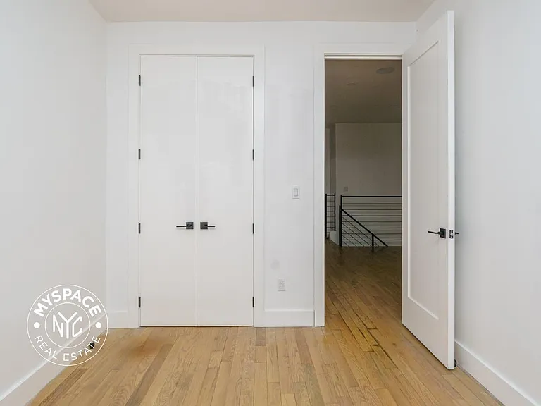 1027 Putnam Ave #1C — Photo 9