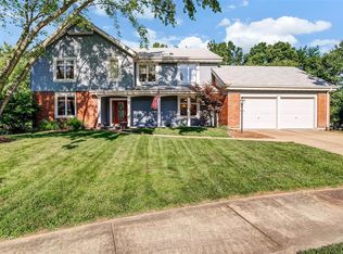 2111 Woodland Field Ct, Chesterfield, MO 63017
