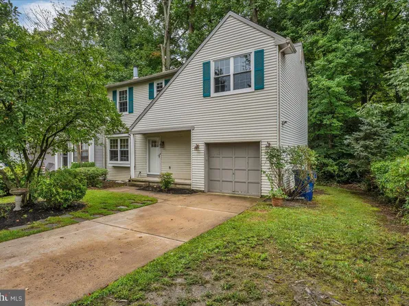 1 Bittern Ct, Voorhees, NJ 08043