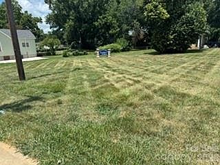 2nd image of 120 S Hoskins Rd