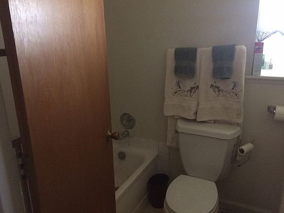 5th image of 179 Rainier Cir