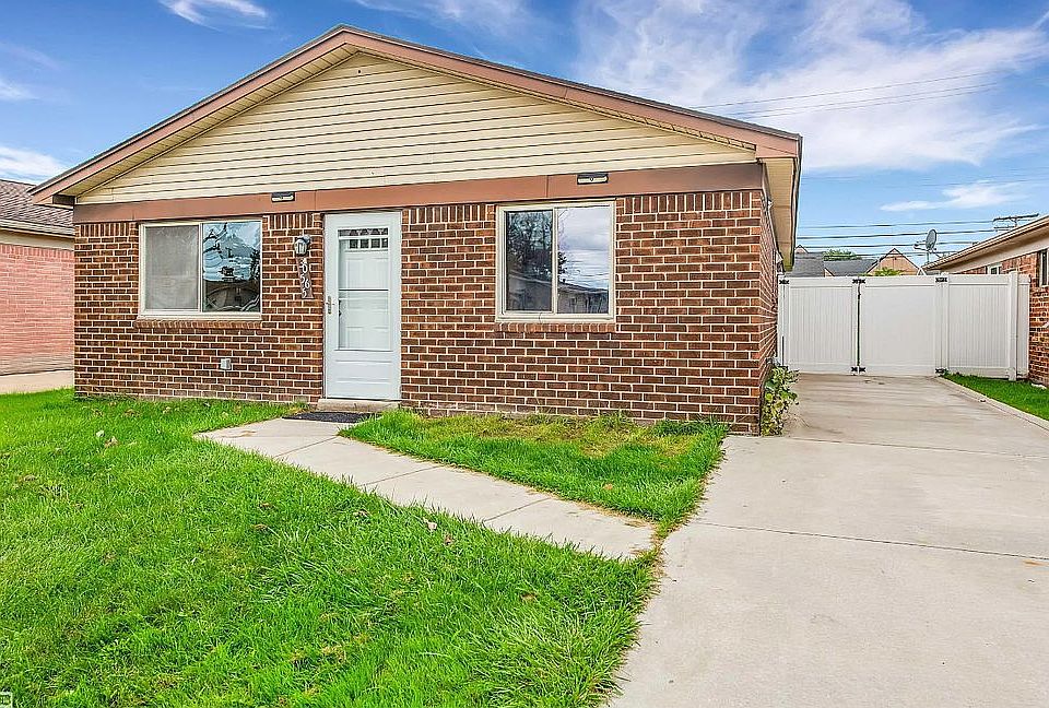 1st image of 30565 Groveland St