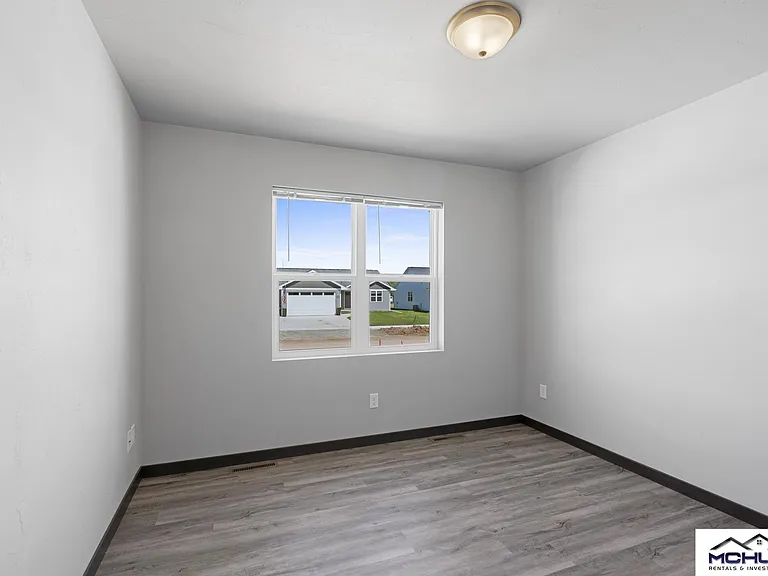 1739 Honor St — Photo 14