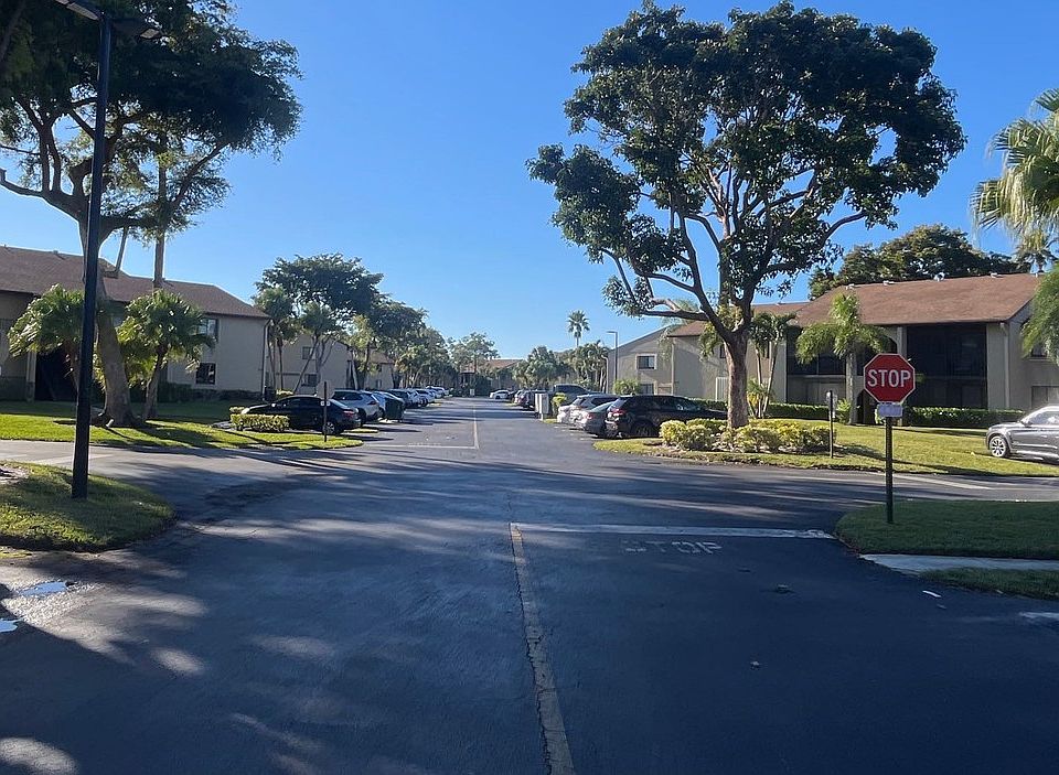 2nd image of 519 Shady Pine Way