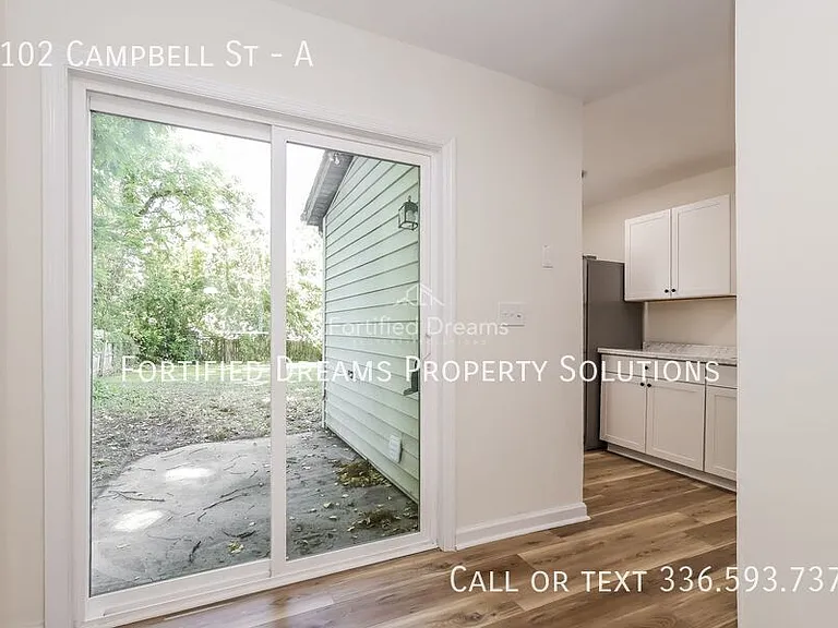 1102 Campbell St #A — Photo 8
