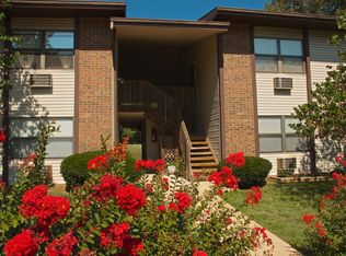 506 Meadowlark Dr APT 104, Clinton, MO 64735
