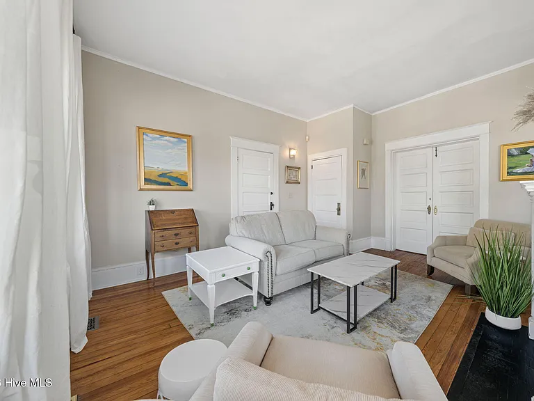 308 Dock St #LOWER — Photo 16