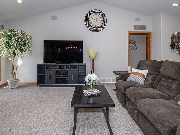 4th image of 4601 Blue Spruce Rd