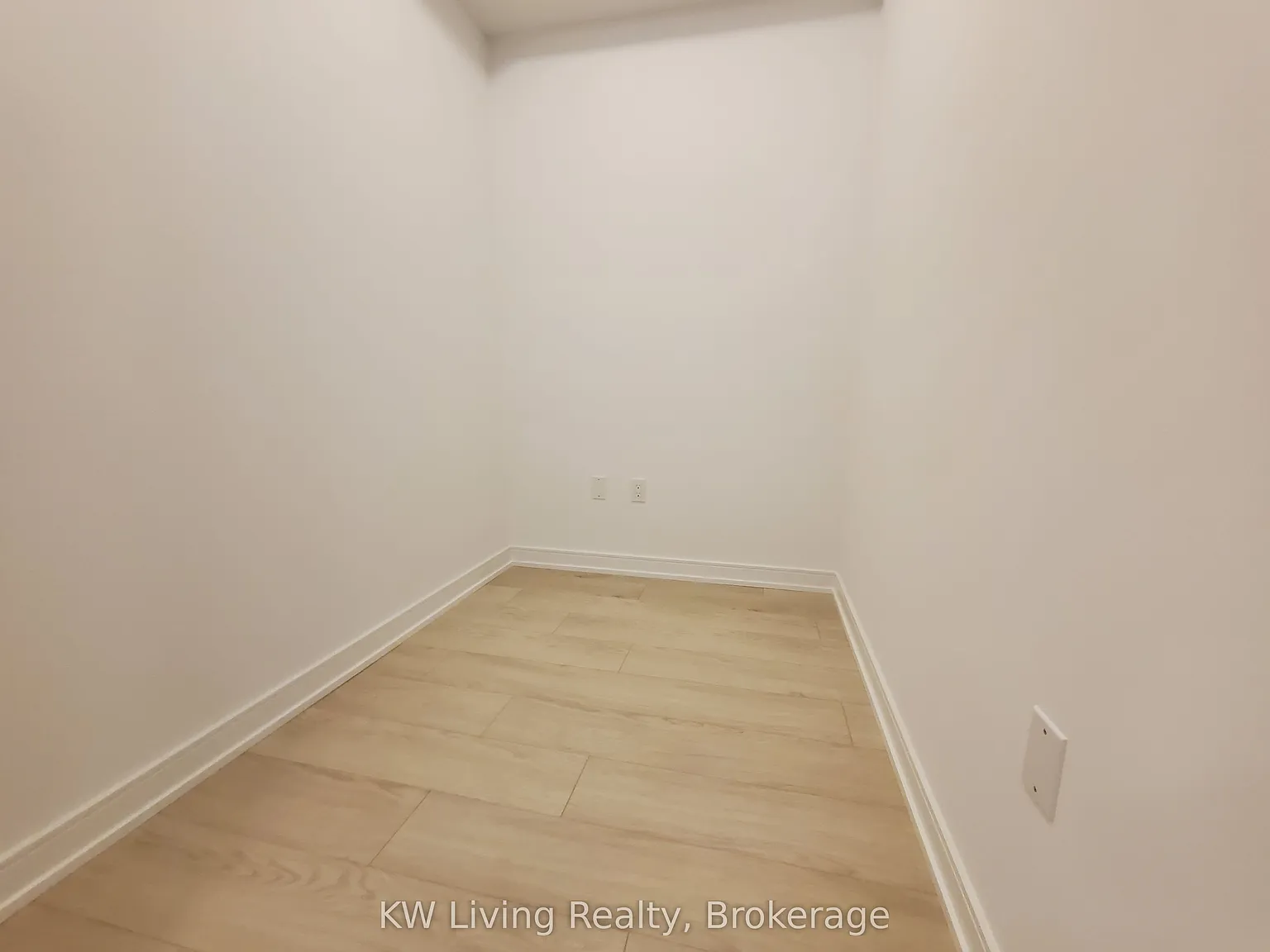 8 Nahani Way — Photo 3