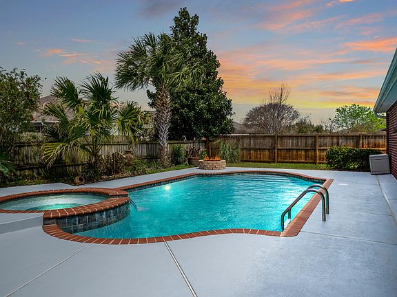 5th image of 9688 Misty Meadow Ln