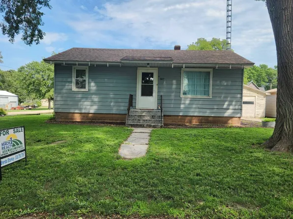 807 Plevna St, Palmer, NE 68864