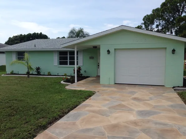 1956 Greenlawn Dr, Englewood, FL 34223