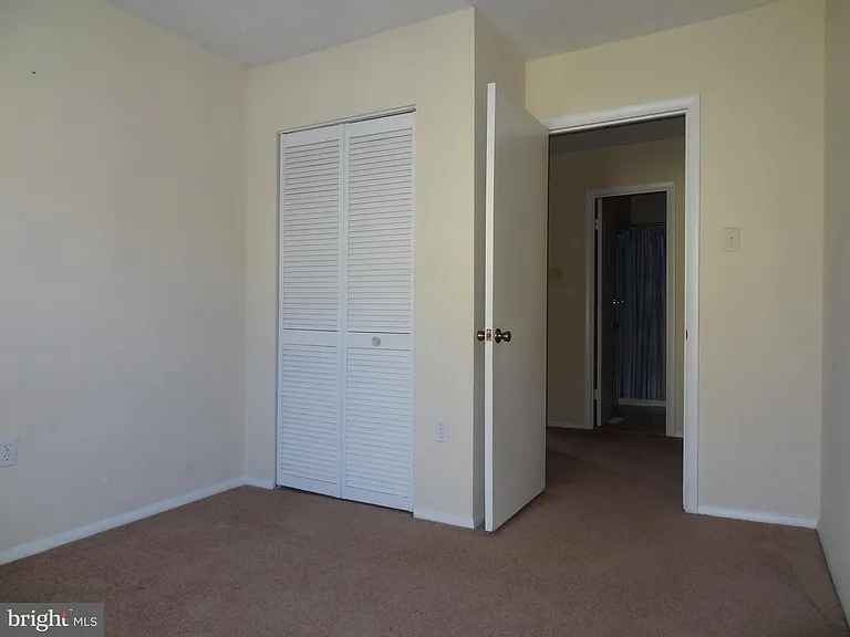 2074 Lake Grove Ln — Photo 24