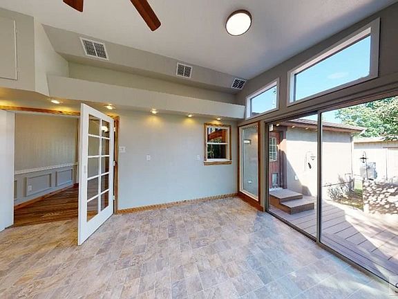 4th image of 580 Coachman Dr
