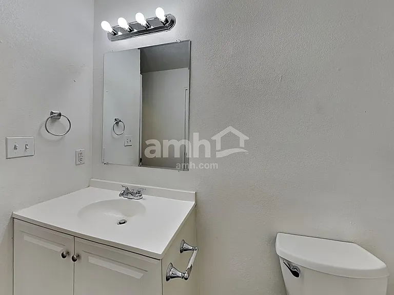 385 W Pommell Dr — Photo 8