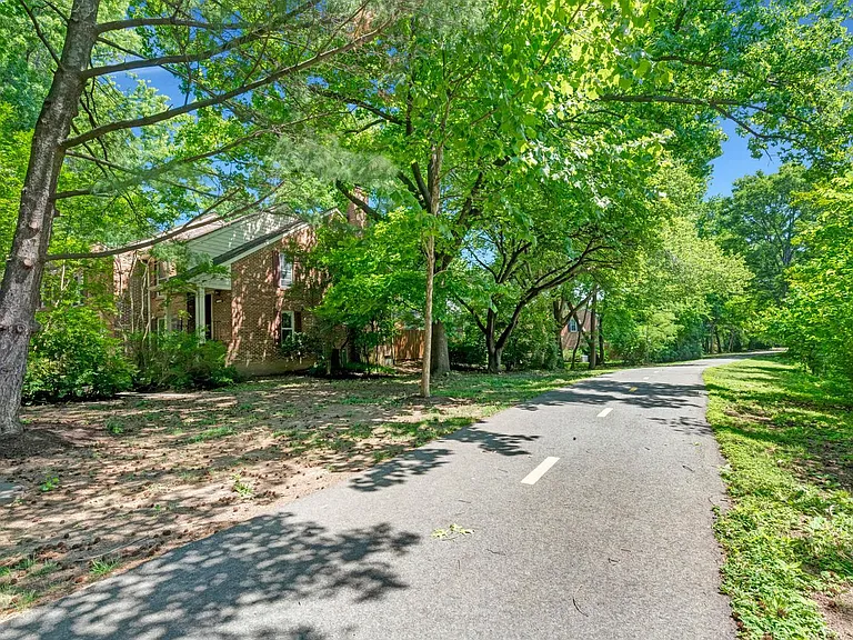 2540 S Walter Reed Dr #5 — Photo 2