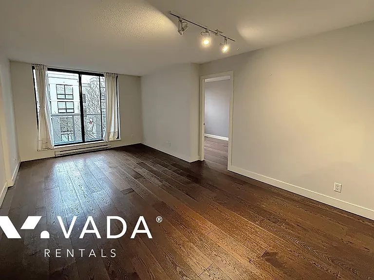 3638 Vanness Ave #303 — Photo 2