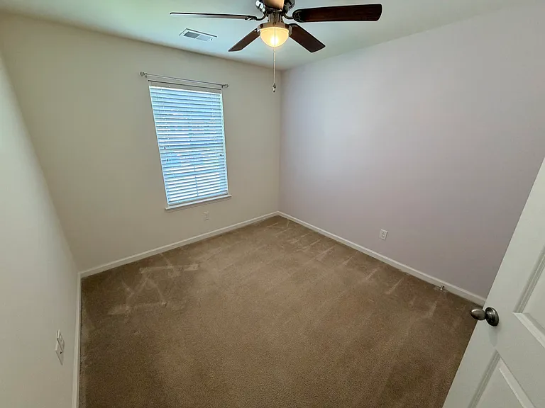 1355 Hermitage Ln — Photo 25