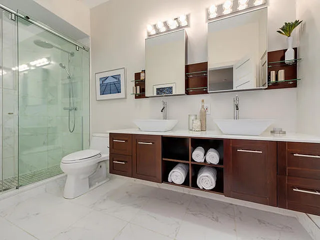 1742 N Winchester Ave #203 — Photo 16