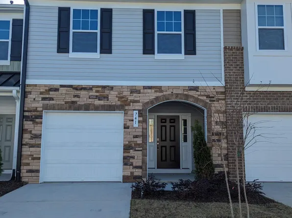 741 Ridge Cliff Ln, Zebulon, NC 27597