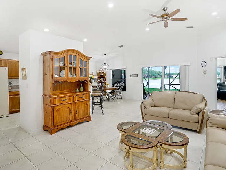 5335 Vernio Ln — Photo 11