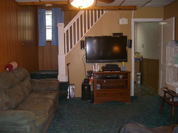 2nd image of 615 W Centre St